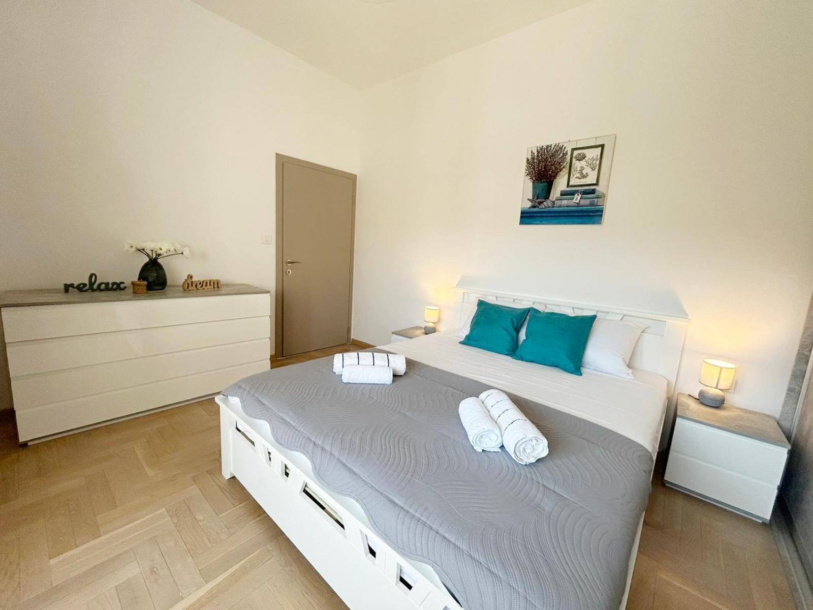 The Circle Apartment Skopje Exterior photo