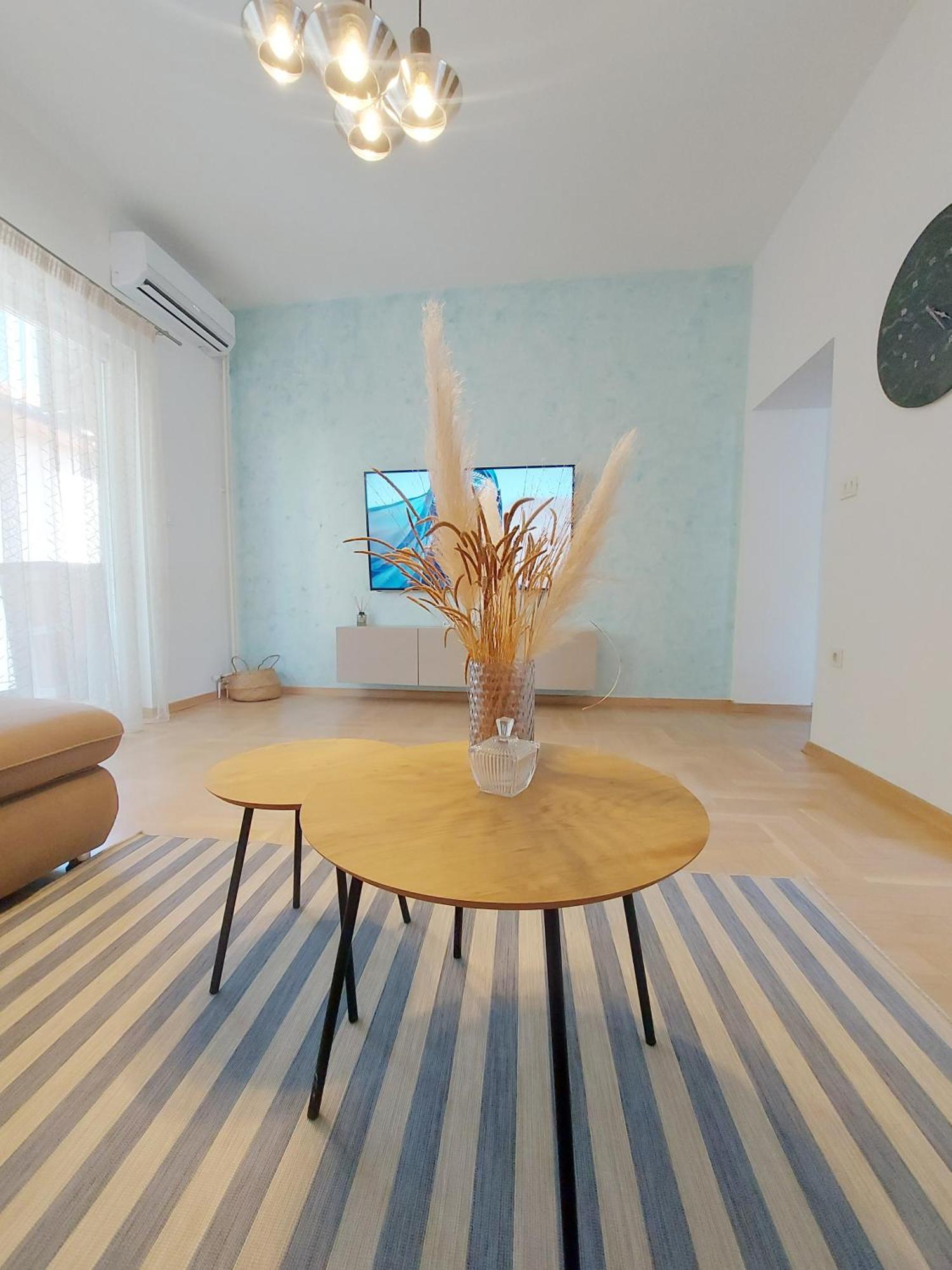 The Circle Apartment Skopje Exterior photo