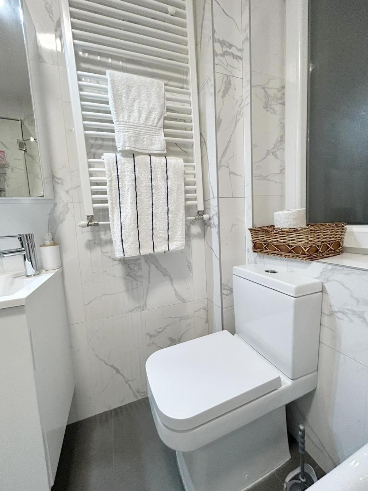The Circle Apartment Skopje Exterior photo