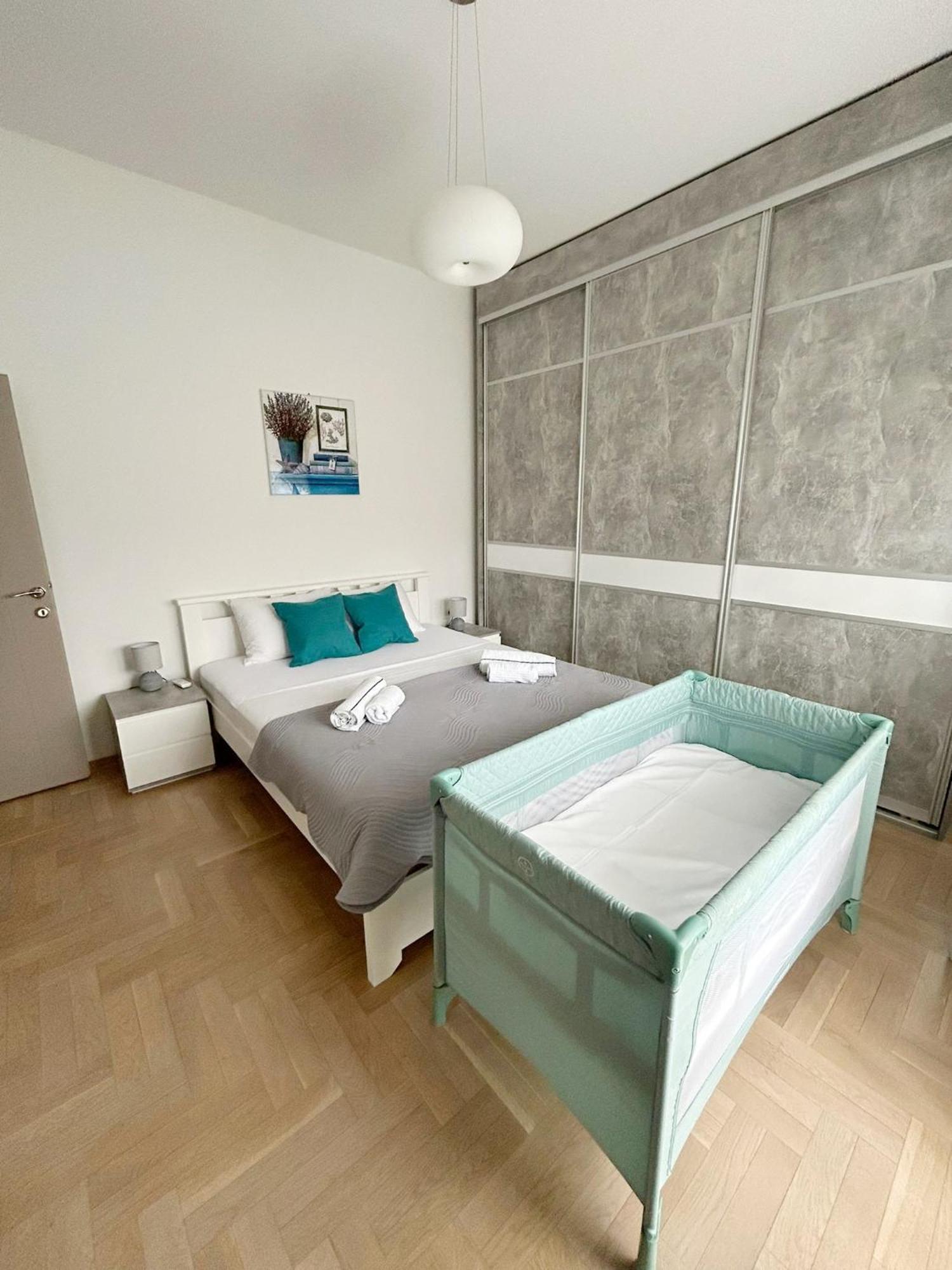The Circle Apartment Skopje Exterior photo